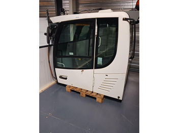 Kabina in notranjost LIEBHERR