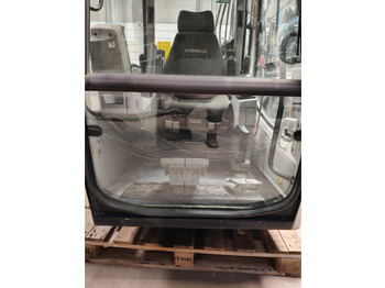 Kabina in notranjost LIEBHERR