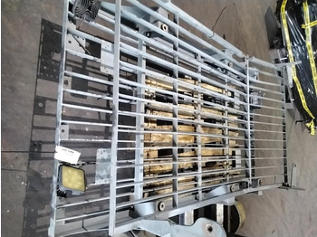 Kabina in notranjost LIEBHERR