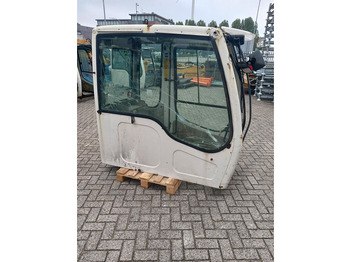 Kabina in notranjost LIEBHERR