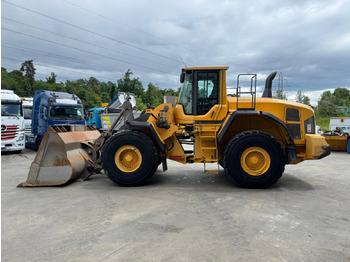 Kolesni nakladalec VOLVO L180G