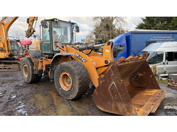 Kolesni nakladalec CASE