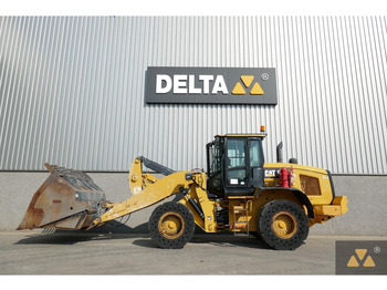 Kolesni nakladalec CATERPILLAR 938M