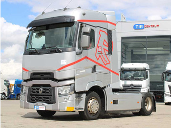 Vlačilec RENAULT T 520