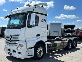 Kontejnerski tovornjak/ Tovornjak z zamenljivim tovoriščem MERCEDES-BENZ Actros 2545