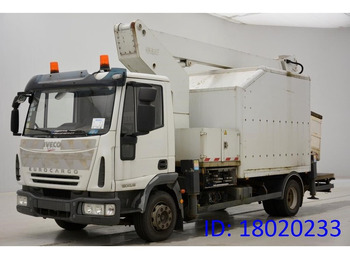 Dvižna ploščad montirana na tovornjak IVECO EuroCargo 120E