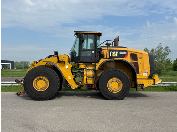 Kolesni nakladalec CATERPILLAR 980M