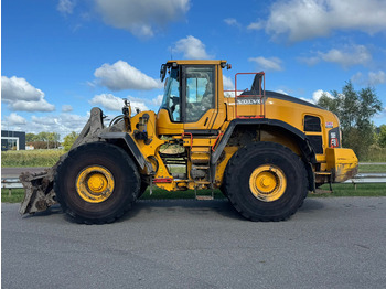 Kolesni nakladalec VOLVO L220H