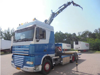 Tovornjak z dvigalom DAF XF 105