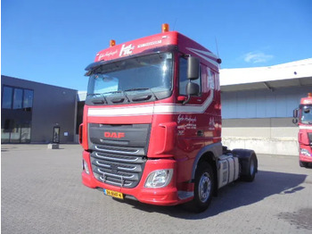 Vlačilec DAF XF 440