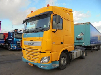 Vlačilec DAF XF 440