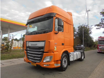 Vlačilec DAF XF 440
