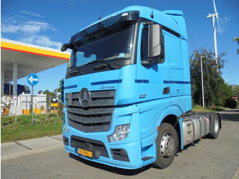 Vlačilec MERCEDES-BENZ Actros 1842