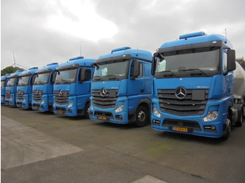 Vlačilec MERCEDES-BENZ Actros 1842