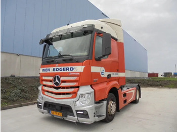 Vlačilec MERCEDES-BENZ Actros 1942