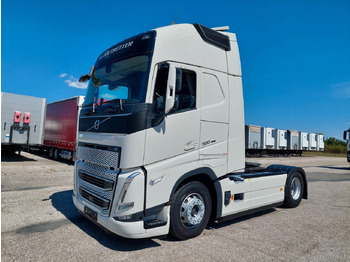 Vlačilec VOLVO FH13