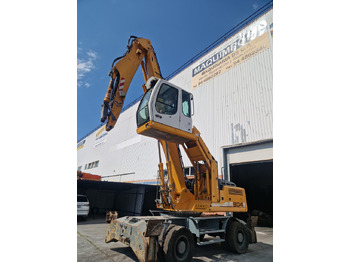 Bager za prekladanje primarnih/ Sekundarnih surovin LIEBHERR A904C (2010): slika 5