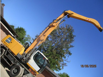 Bager za prekladanje primarnih/ Sekundarnih surovin LIEBHERR LH 30 M