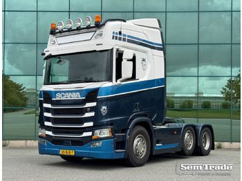 Vlačilec SCANIA R 450