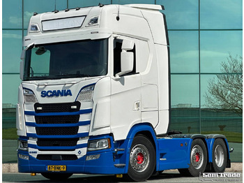 Vlačilec SCANIA S 520