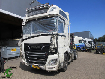 Vlačilec DAF XF 530