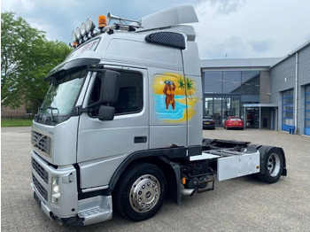 Vlačilec VOLVO FM9 300