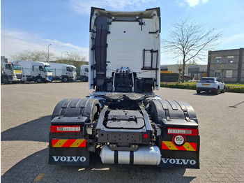 Volvo FH4-500 / VEB+ / DOUBLE TANK / I-PARKCOOL / TUV:08-01-2026 / ALCOA / FRIDGE / GOOD TYRES / AUTOMATIC / EURO-6 / 2018 lizing Volvo FH4-500 / VEB+ / DOUBLE TANK / I-PARKCOOL / TUV:08-01-2026 / ALCOA / FRIDGE / GOOD TYRES / AUTOMATIC / EURO-6 / 2018: slika 4