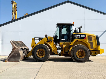 Kolesni nakladalec CATERPILLAR 950M