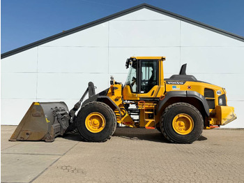 Kolesni nakladalec VOLVO L110H