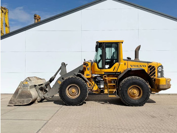 Kolesni nakladalec VOLVO L90F