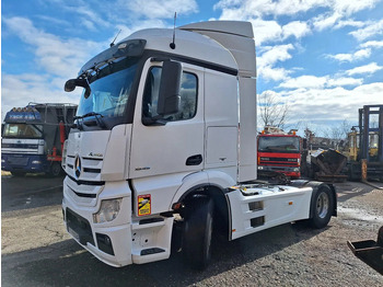 Vlačilec MERCEDES-BENZ Actros 1845