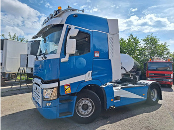 Vlačilec RENAULT T 520