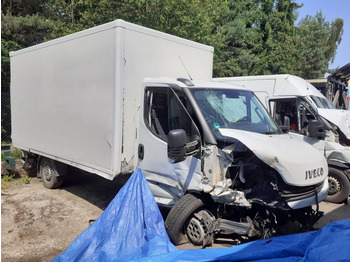 Dostavno vozilo z zabojnikom IVECO Daily 35s16
