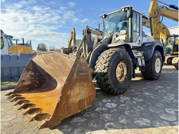 Kolesni nakladalec VOLVO L120H