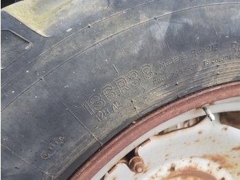 Kompletno kolo za Traktor Case Rear Wheel And Tyre 13.6r38: slika 4 Kompletno kolo za Traktor Case Rear Wheel And Tyre 13.6r38: slika 4