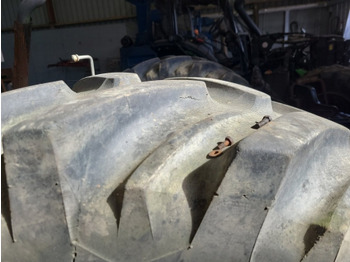 Kompletno kolo Massey Ferguson 265, 275, 290, 298 Rear Wheel And Tyre 16.9r34: slika 3