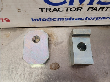 Protiutež New Holland Case Tm, Mxm, T6, T7, Tsa, T7000, Maxxum, Puma Fan Weight Lock Plate Kit 82012443: slika 2