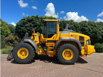 Kolesni nakladalec VOLVO L120H