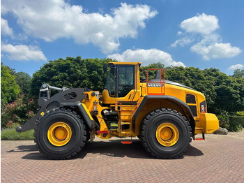 Kolesni nakladalec VOLVO L260H