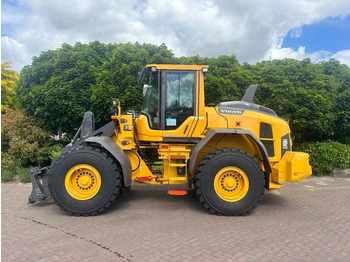 Kolesni nakladalec VOLVO L90H