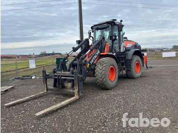 Kolesni nakladalec HITACHI ZW180