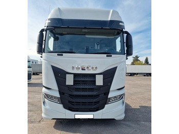 Vlačilec IVECO