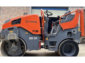 Cestni valjar HAMM