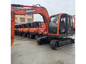 Bager goseničar DOOSAN DX60-9C