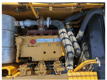 Bager goseničar 2020 Caterpillar 323D2L: slika 3