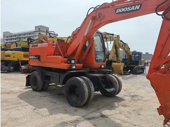 Bager na kolesih DOOSAN DX150