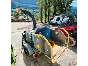 Lesni sekalnik ISEKI Broyeur de branche: slika 4 Lesni sekalnik ISEKI Broyeur de branche: slika 4