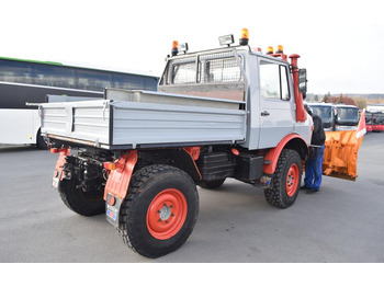 Tovornjak prekucnik Mercedes-Benz Unimog 424: slika 4