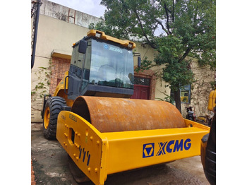 Kompaktor XCMG XS203J