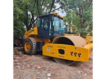 Kompaktor XCMG XS223J